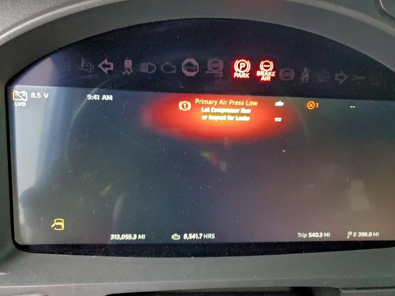 2023 Kenworth T680 Semi Truck