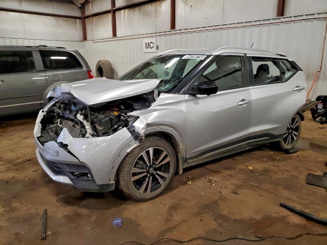 2020 Nissan Kicks sr