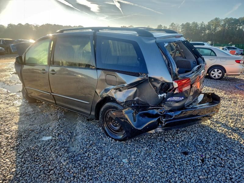 2005 Toyota Sienna ce