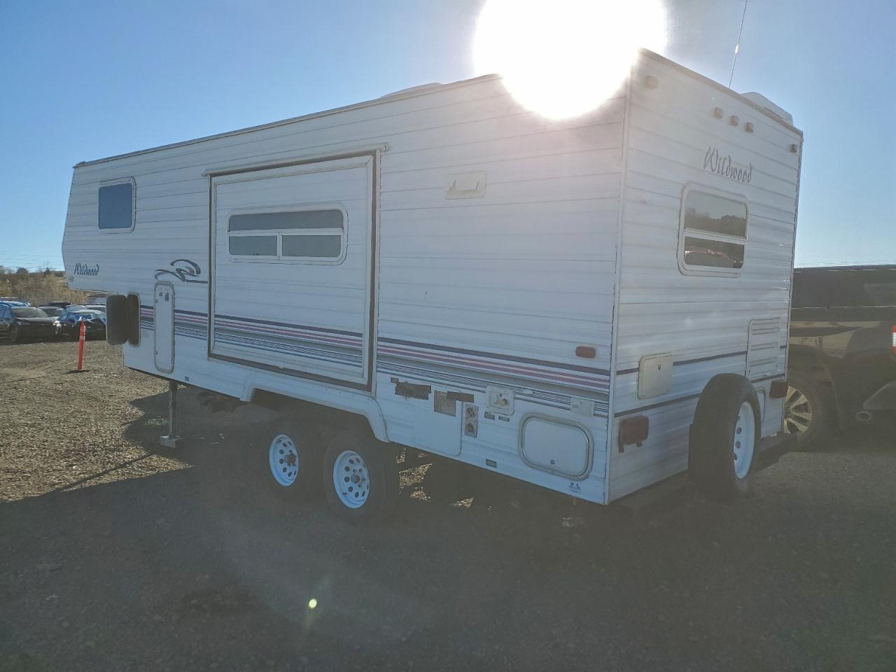 2001 Wildcat 5th Wheel