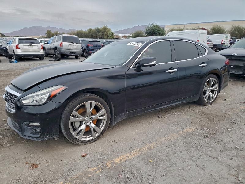 2017 Infiniti Q70 3.7