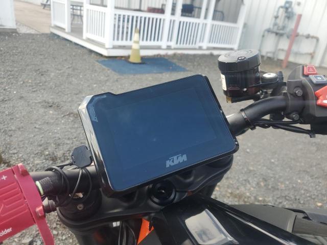 2021 KTM 1290 Super Duke R