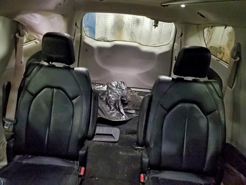 2019 Chrysler Pacifica Touring l