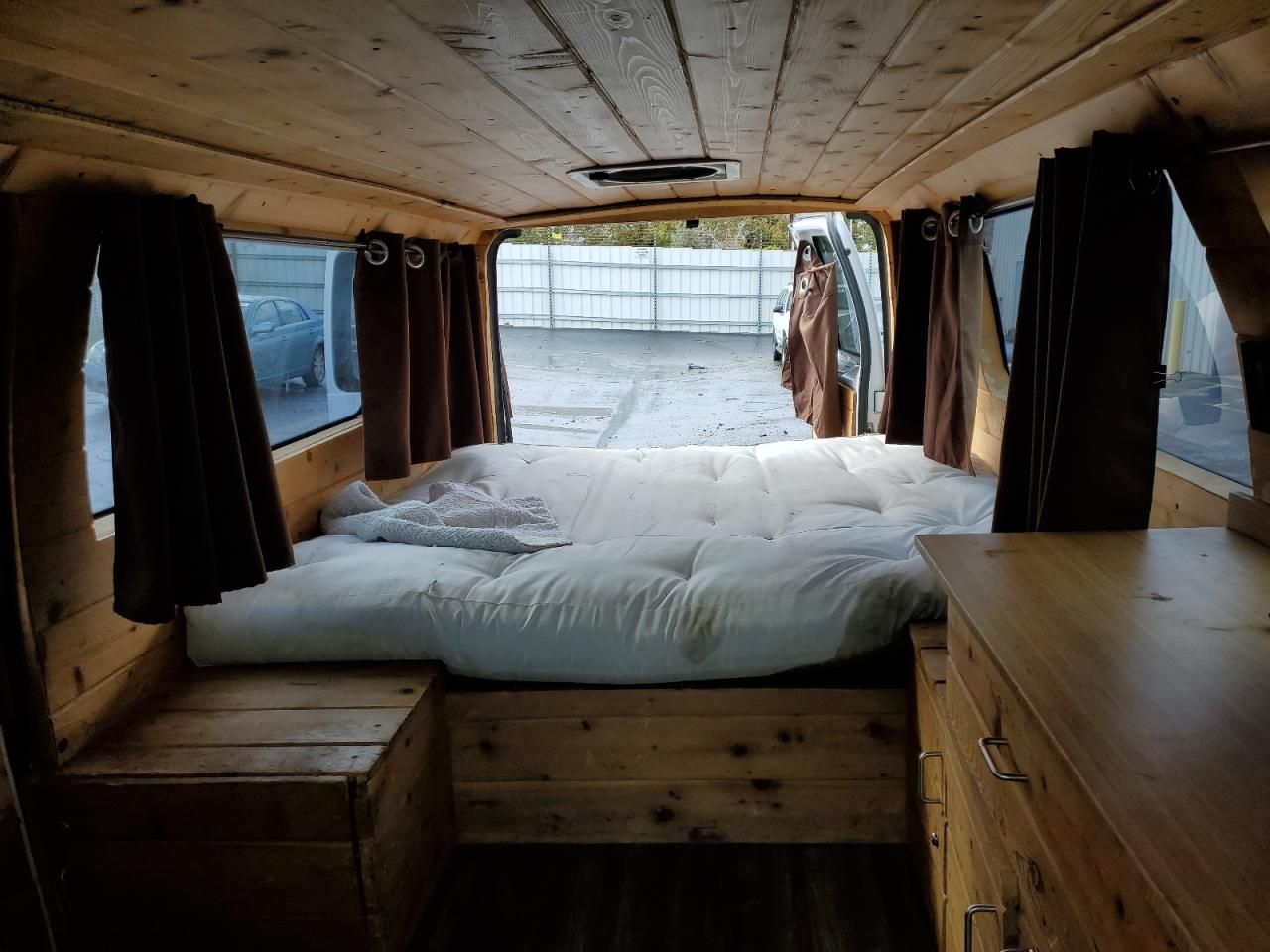 2011 Ford Econoline E350 Super Duty Wagon