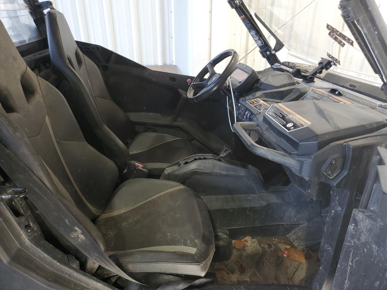 2021 Can-Am Commander Utility Vehicle