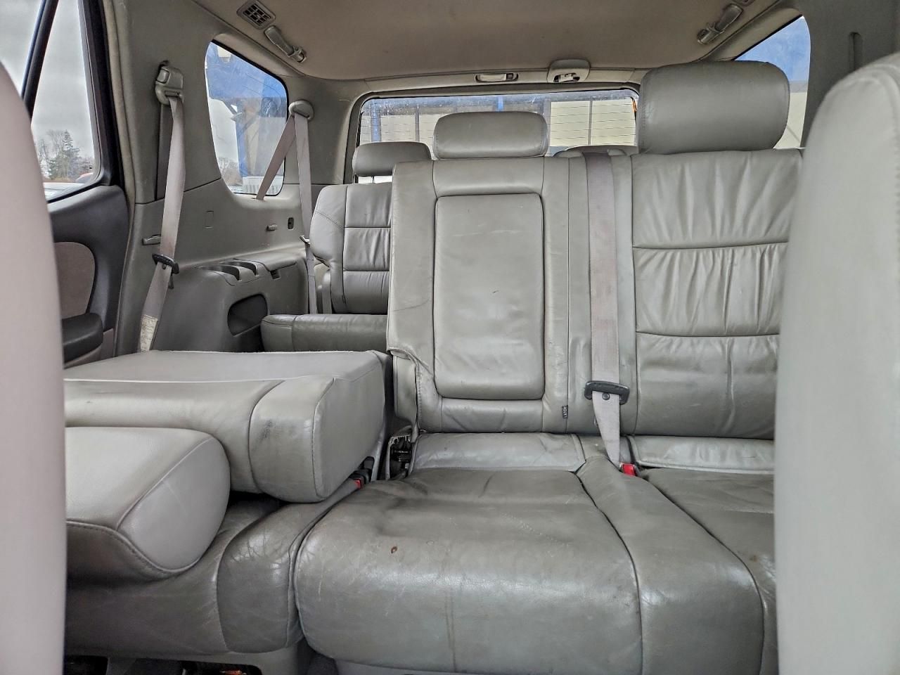 2004 Toyota Sequoia SR5