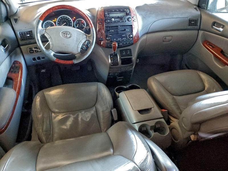 2004 Toyota Sienna