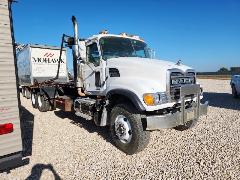 2004 Mack Cv700 Roll-off Container Truck