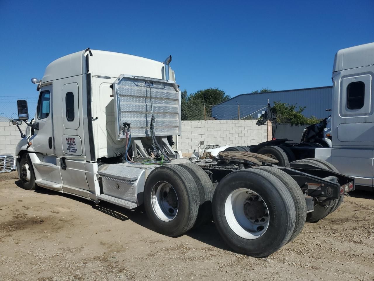 2019 Freightliner Cascadia 125 Semi Truck