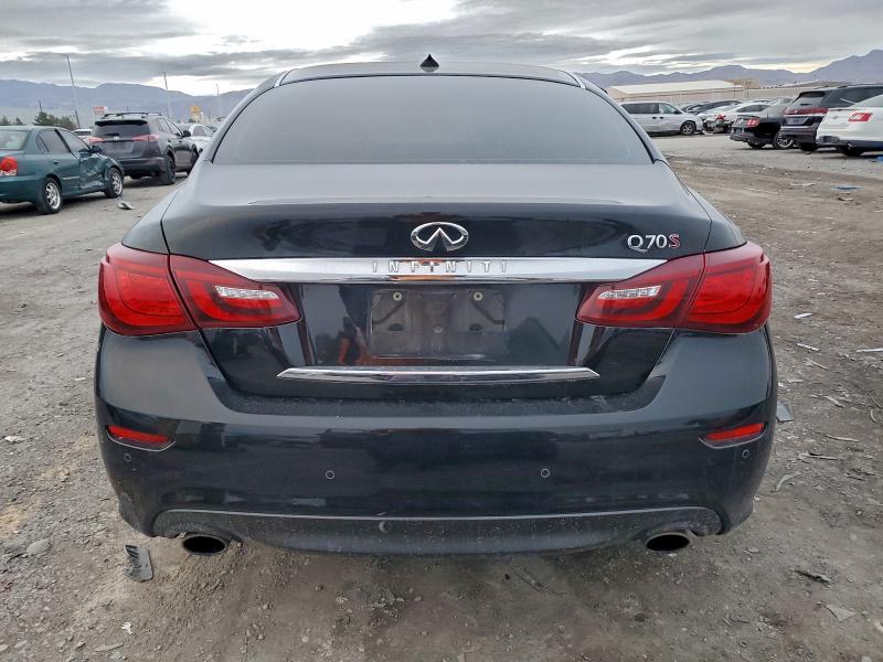 2017 Infiniti Q70 3.7