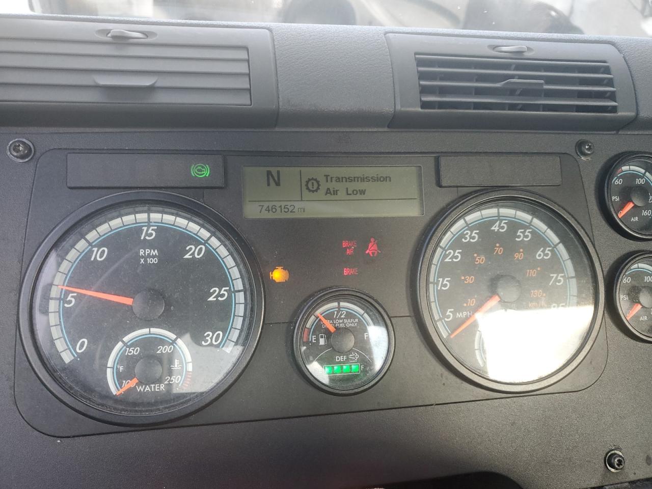 2016 Freightliner Cascadia 125 Semi Truck
