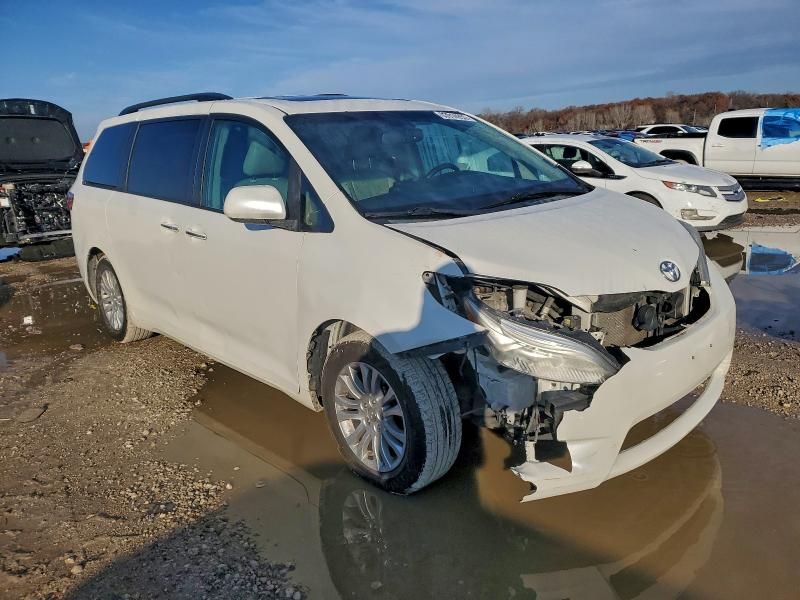 2015 Toyota Sienna xle