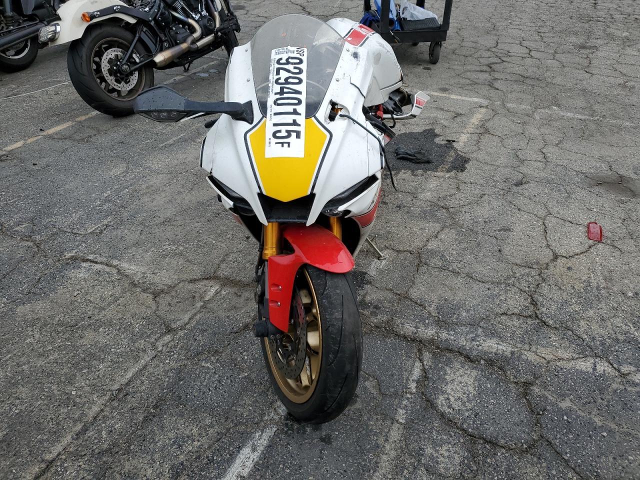 2022 Yamaha YZFR1