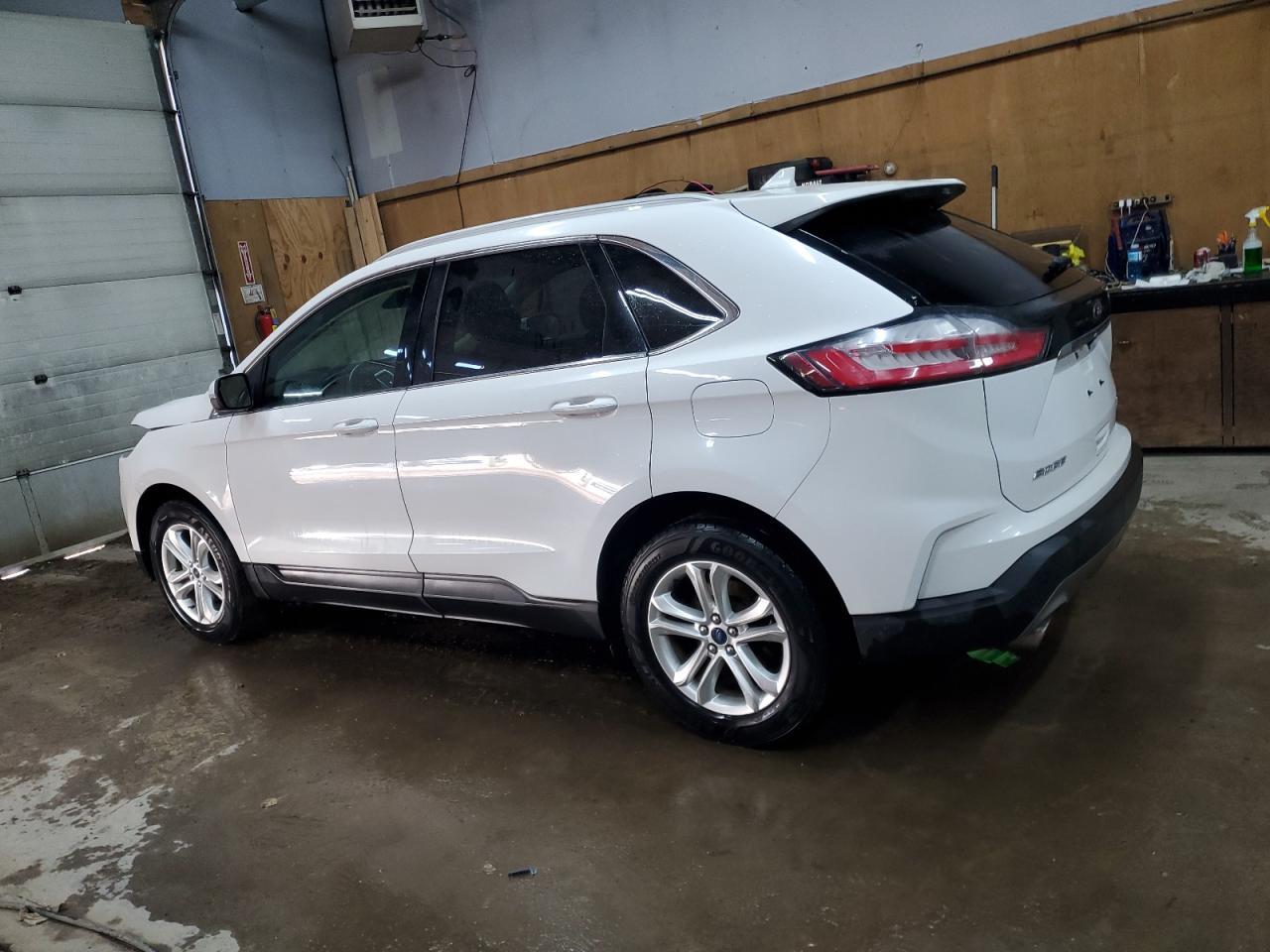 2019 Ford Edge sel