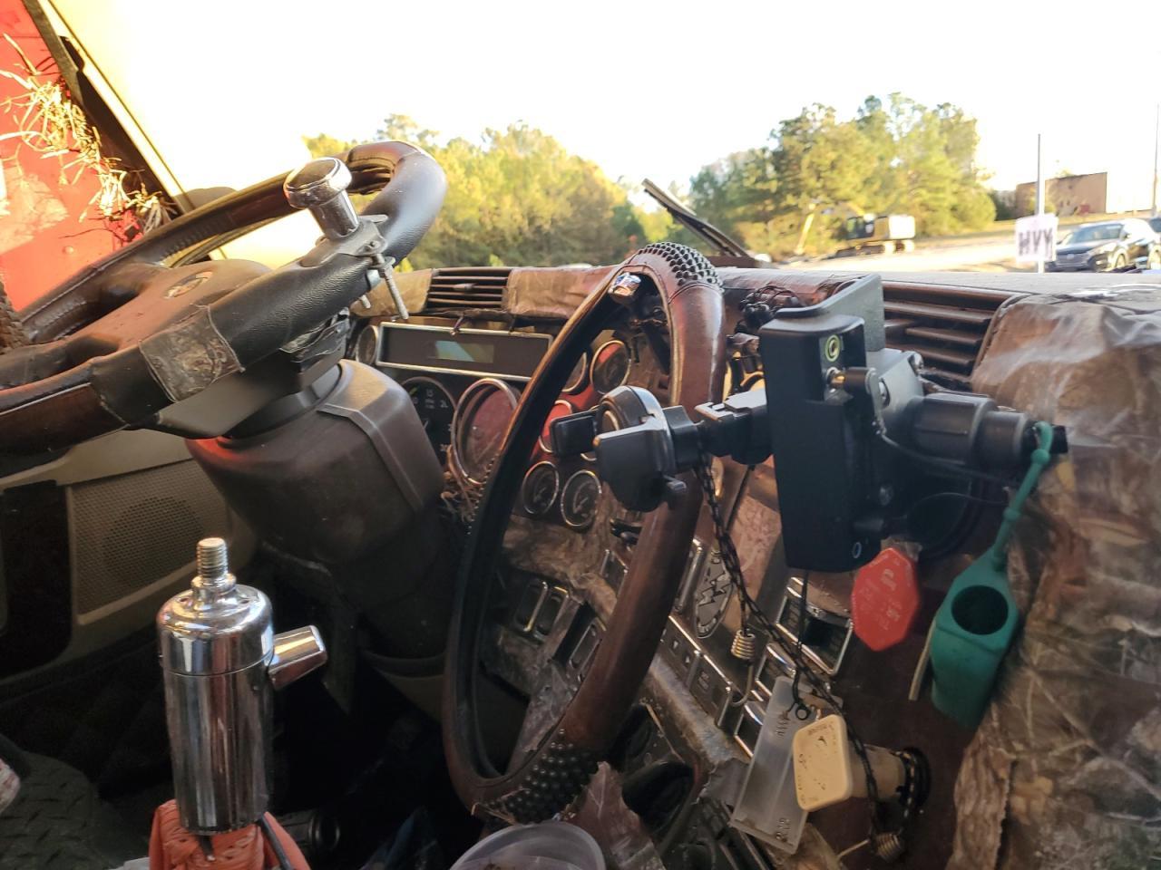 2013 Freightliner Coronado Semi Truck