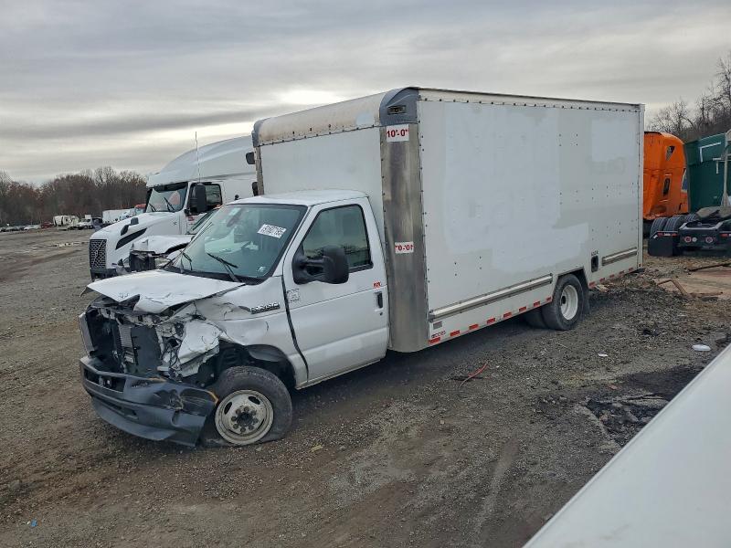 2024 Ford Econoline BOX Truck