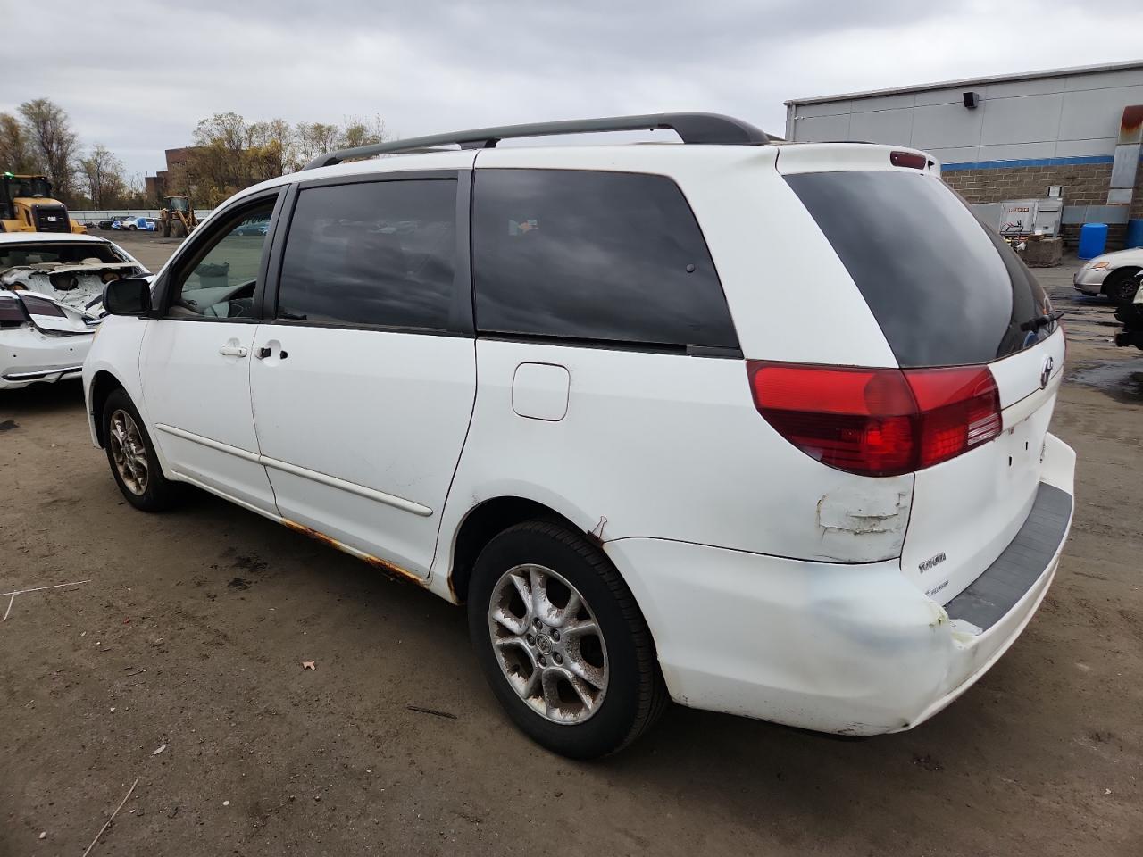 2005 Toyota Sienna le