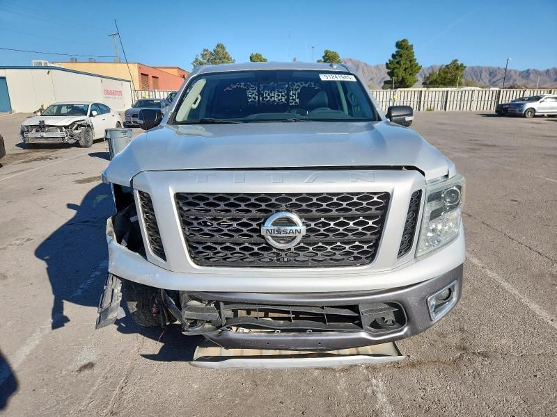 2017 Nissan Titan sv