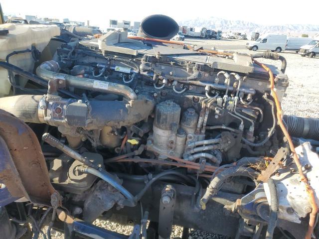 2013 Freigliner 2013 Freightliner Cascadia Truck Cab AND Chassis