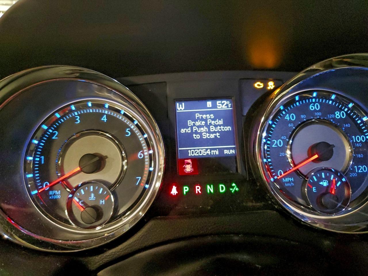 2014 Chrysler Town & Country Touring l