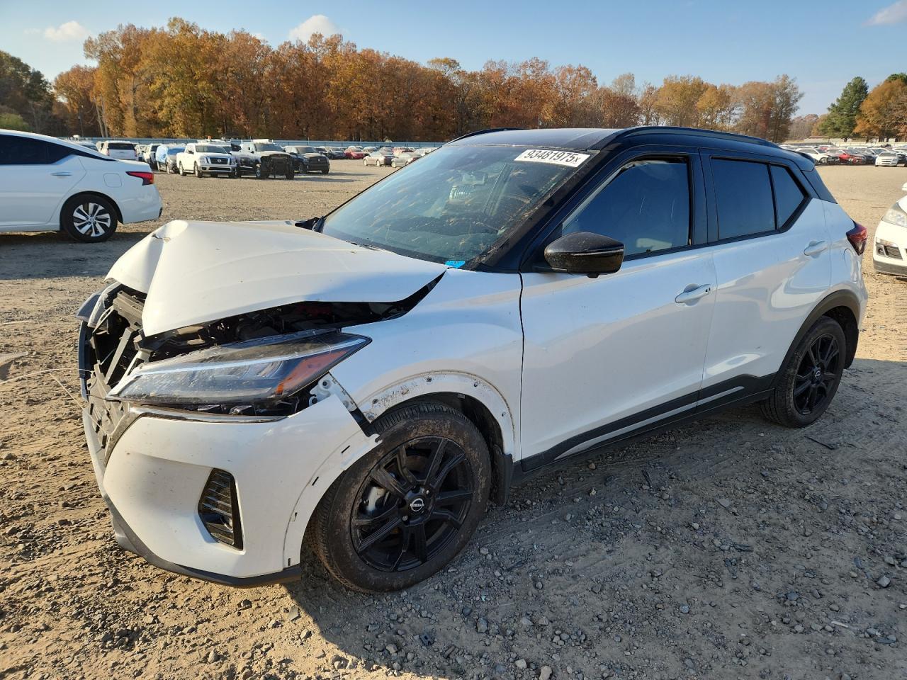 2024 Nissan Kicks sr