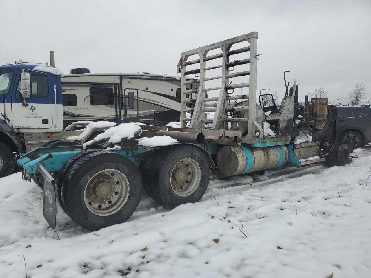 2020 Kenworth Construction W900