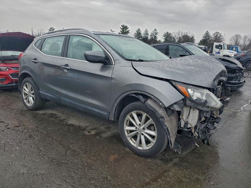2018 Niss Rogue Sport sv