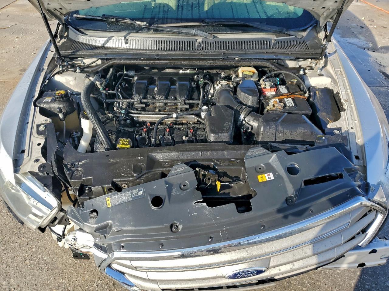 2013 Ford Taurus se