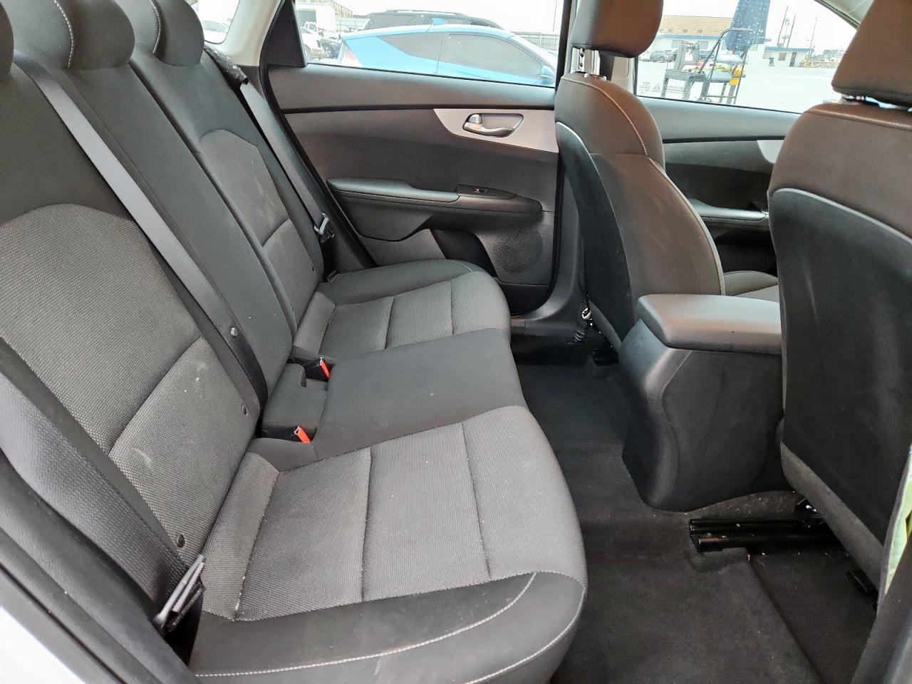2024 KIA Forte lx