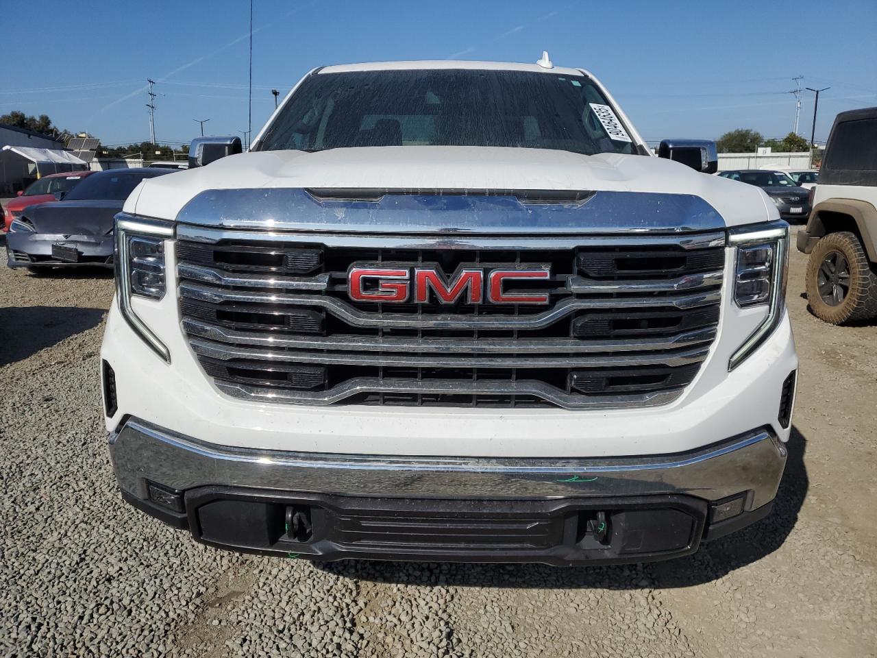 2024 GMC Sierra K1500 slt