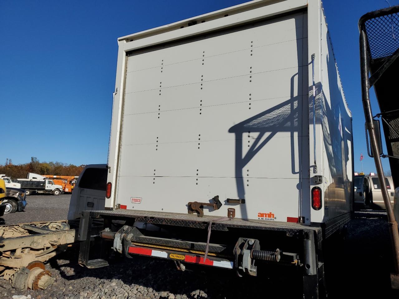 2020 Chev Rolet Express G4500 BOX Truck
