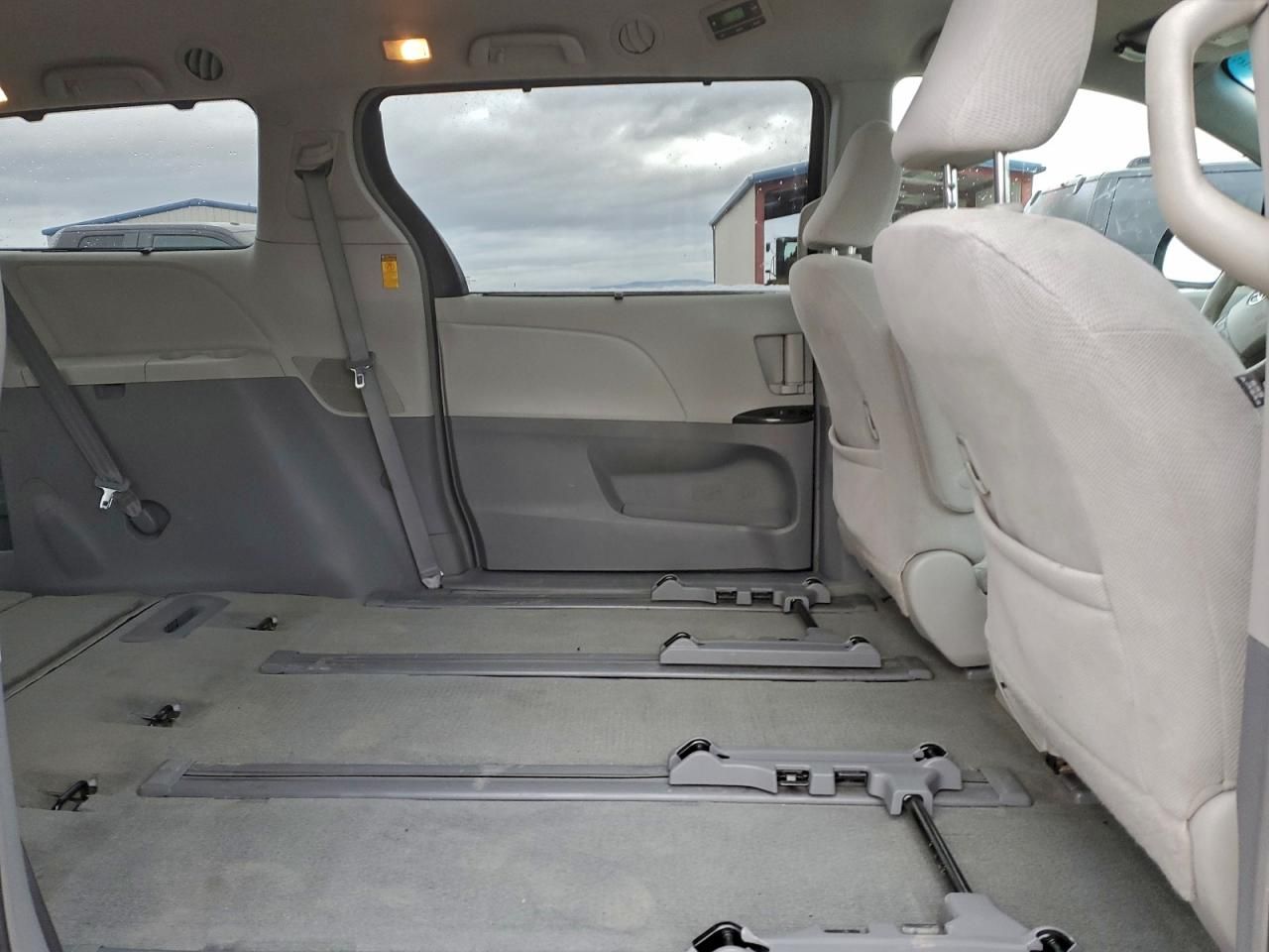 2014 Toyota Sienna l 7-passenger