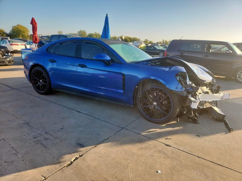 2018 Porsche Panamera 4