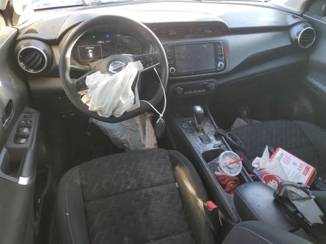 2021 Nissan Kicks sv