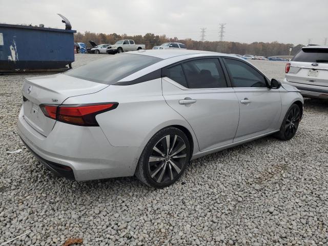 2020 Niss Altima