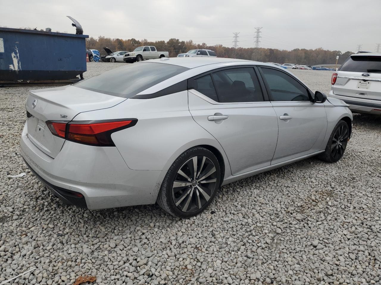 2020 Niss Altima