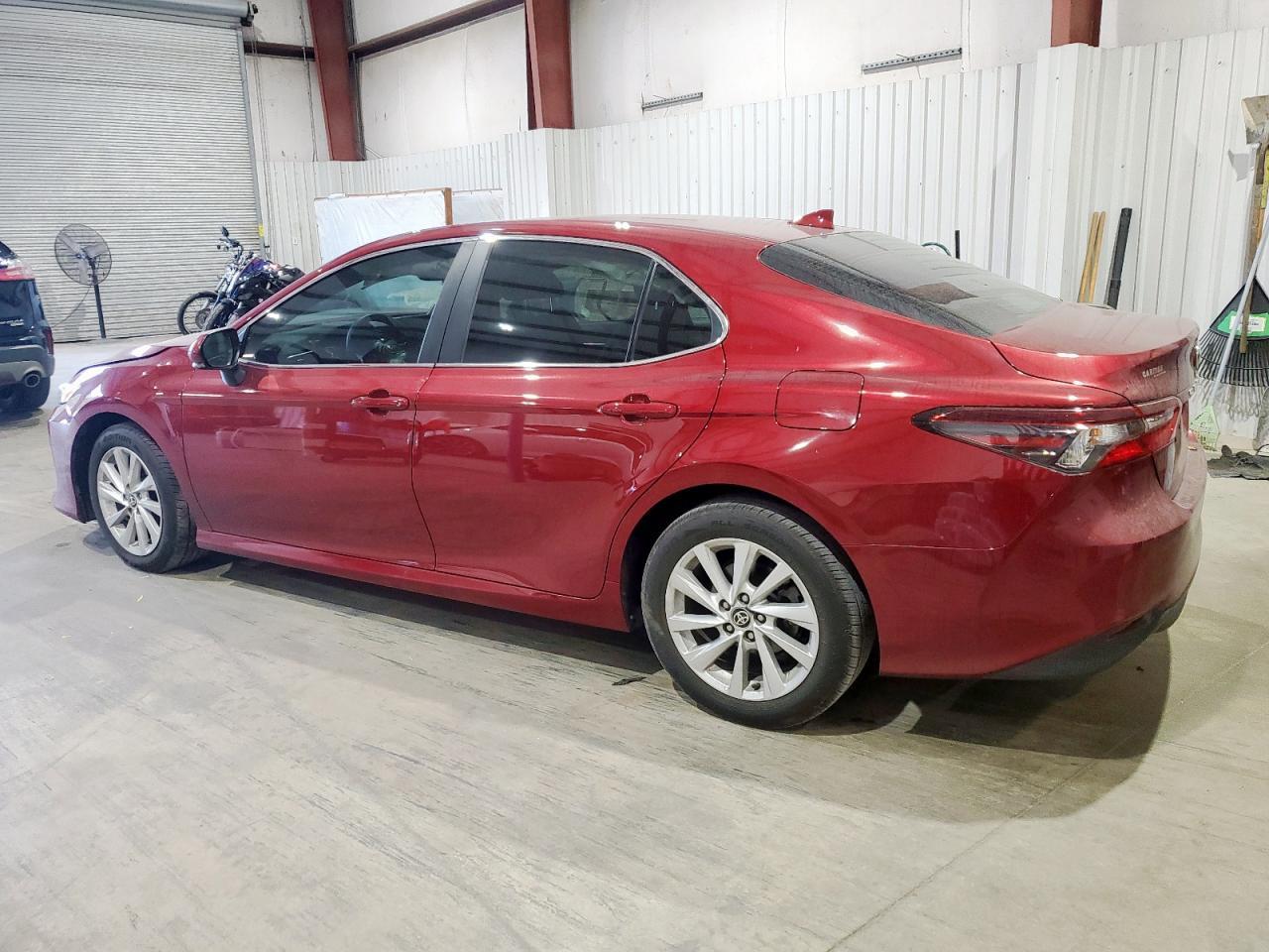 2021 Toyota Camry le