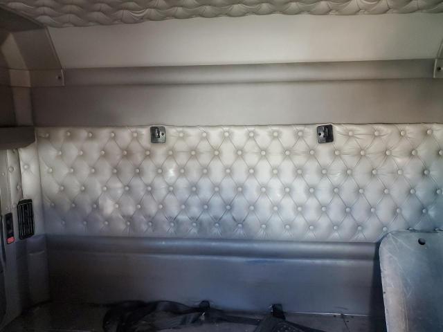 2013 Kenworth T660 Semi Truck