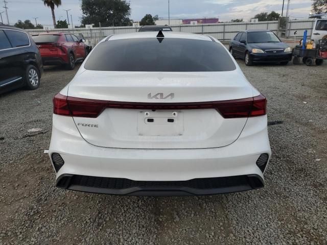 2024 KIA Forte lx