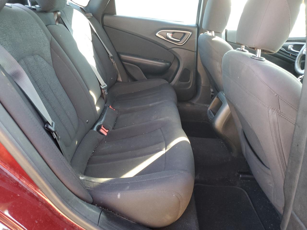2015 Chrysler 200 lx