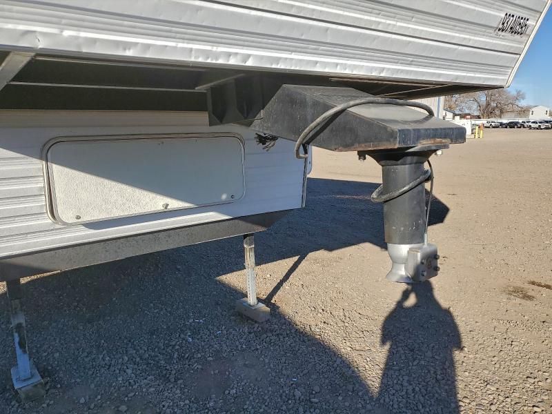 2001 Wildcat 5th Wheel