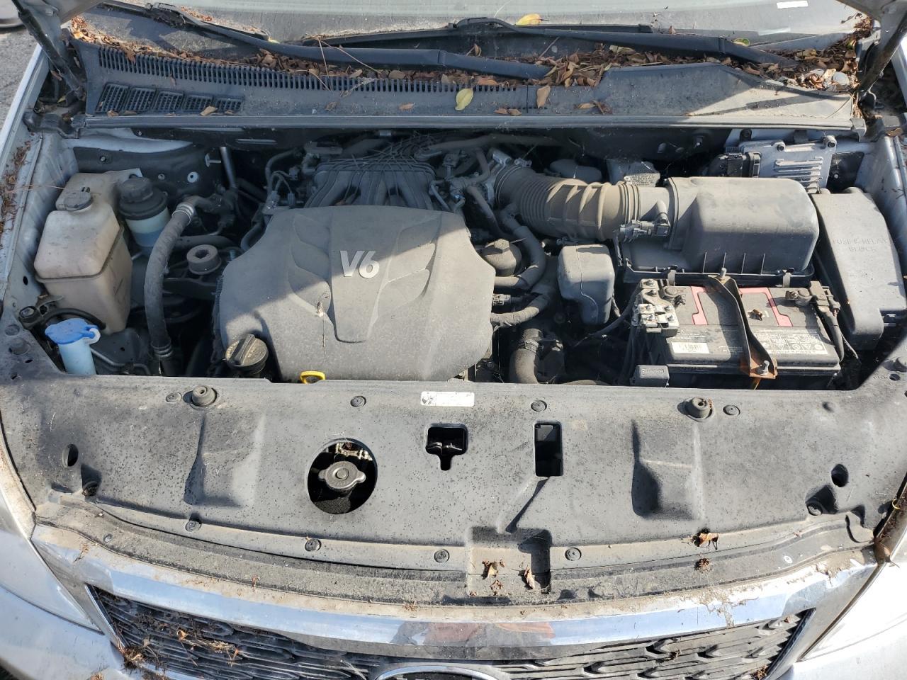 2012 KIA Sedona lx