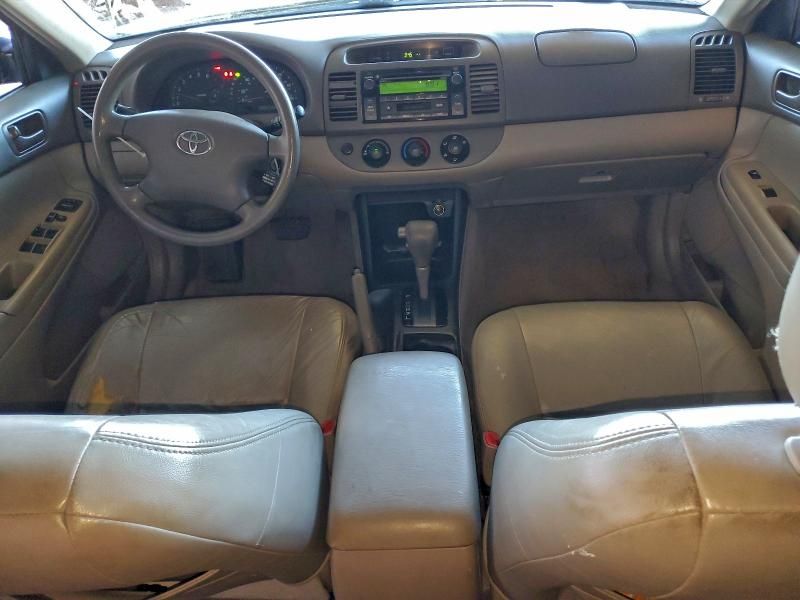 2004 Toyota Camry le