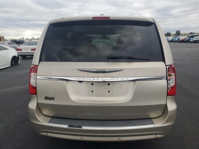 2013 Chrysler Town & Country Touring