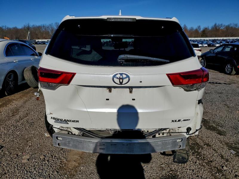 2019 Toyota Highlander se