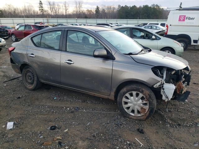 2012 Nissan Versa s
