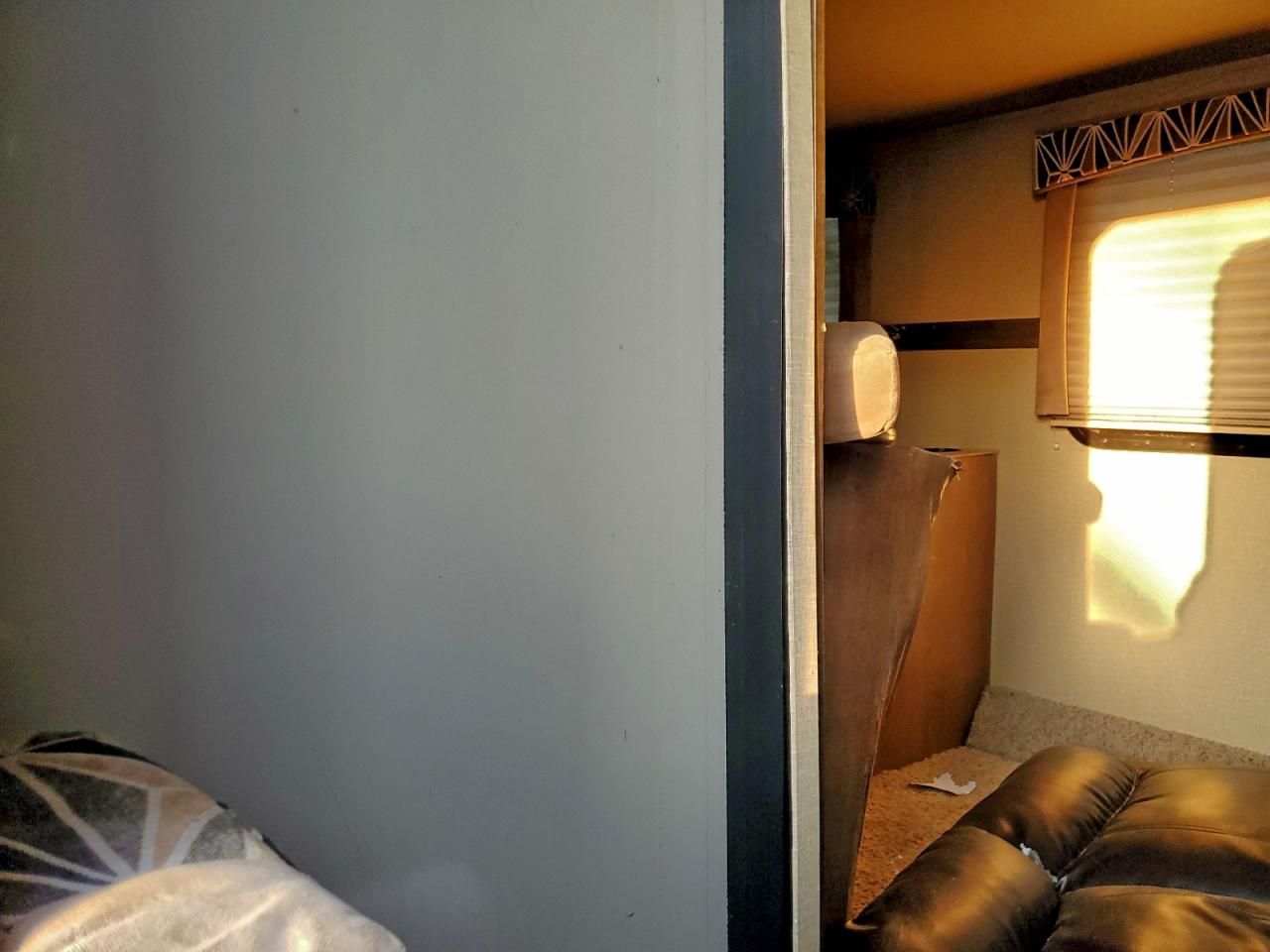 2015 Cruisers Yachts Trailer