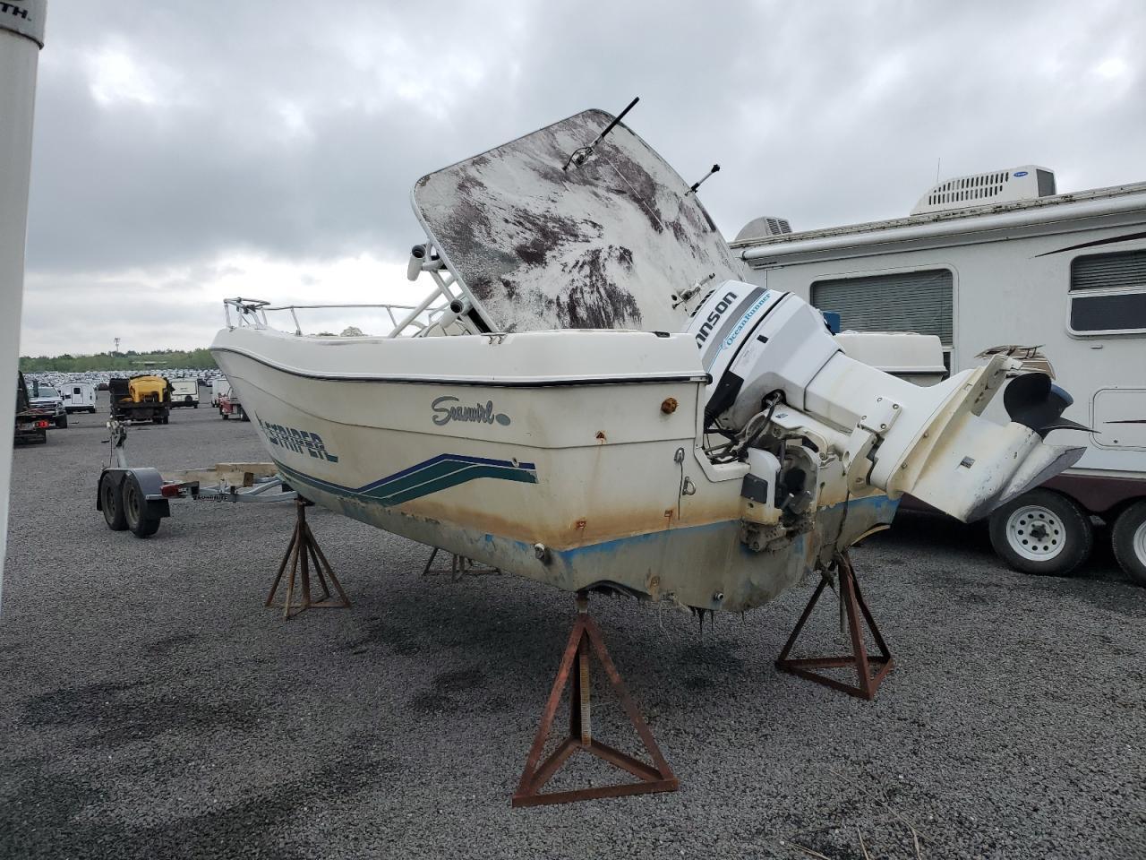 1996 Seaswirl Striper Boat