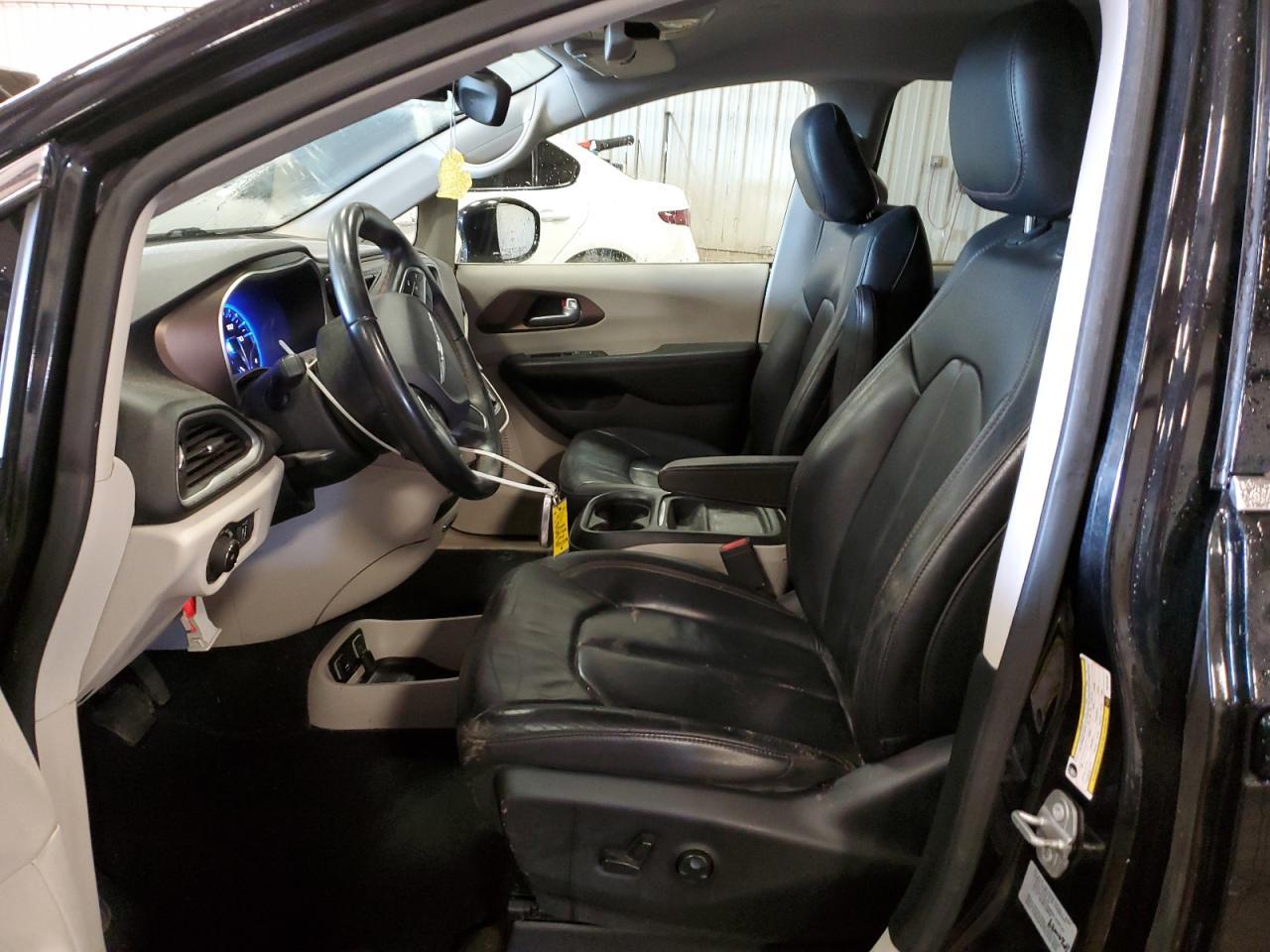 2017 Chrysler Pacifica Touring l