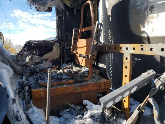 2015 Kenworth Construction T800